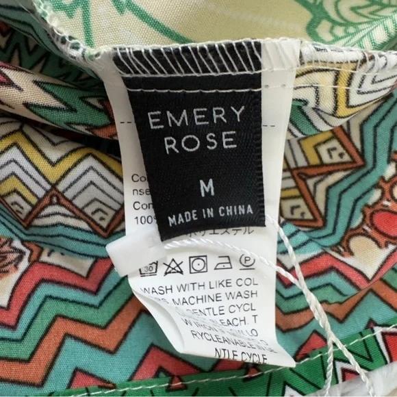 Emery Rose Multicolor Geometric
Halter Dress Size M NWT - Picture 8 of 9